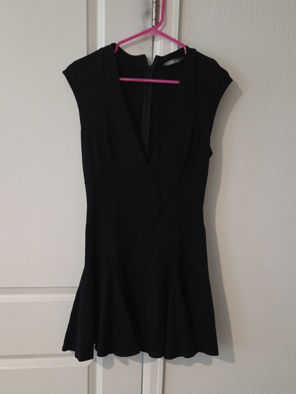 Lulu's Black V-Neck Cap Sleeve Skater Dress